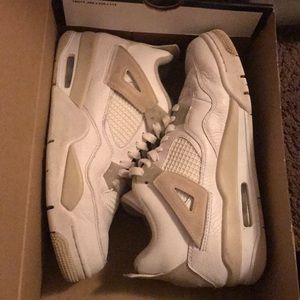 AIR JORDAN 4s
